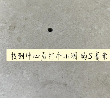 平果瓷砖空鼓维修公司专业解答在瓷砖铺贴过程中，如果砂料搅拌不均匀，将会带来以下问题