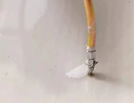 平果瓷砖空鼓维修公司专业解答在瓷砖铺贴过程中，如果使用的砂料过粗（如全部使用了粗砂），可能会导致以下问题